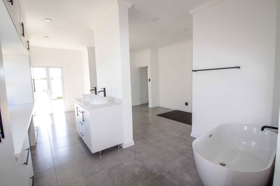 3 Bedroom Property for Sale in Aston Bay Eastern Cape